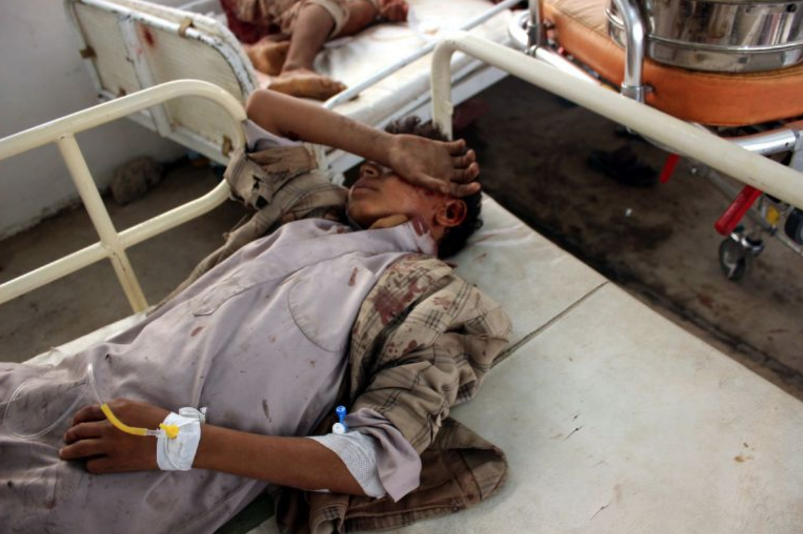 Pese a las evidencias, Arabia Saudí niega la matanza de niños en Yemen