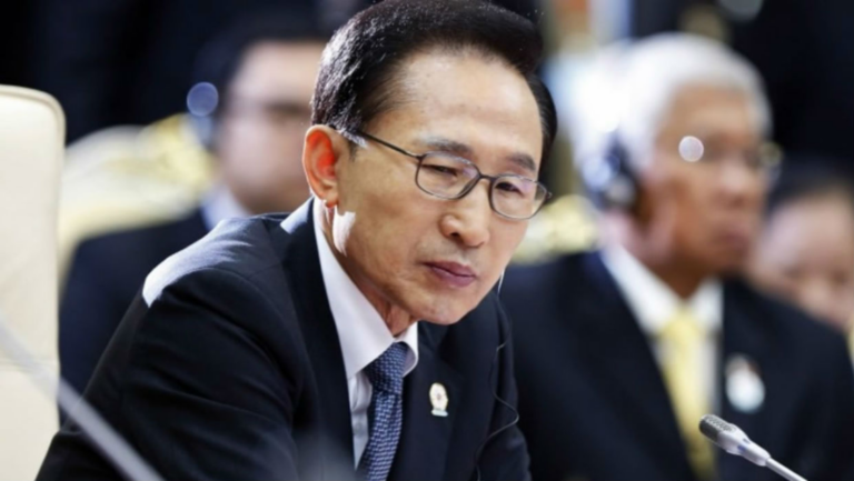 Expresidente de Corea del Sur condenado a 15 años por corrupción