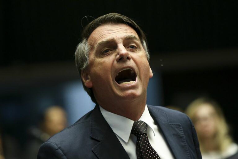 La primera medida de Bolsonaro es prohibir el comunismo en Brasil