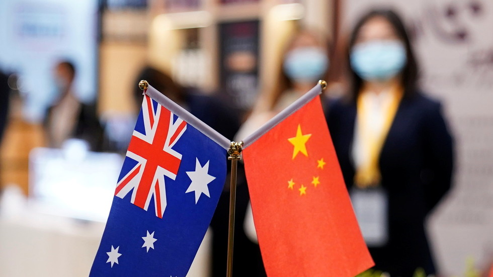 

        Beijing se queja ante la OMC por las "prácticas equivocadas" de Australia, citando movimientos históricos contra los productos chinos

    