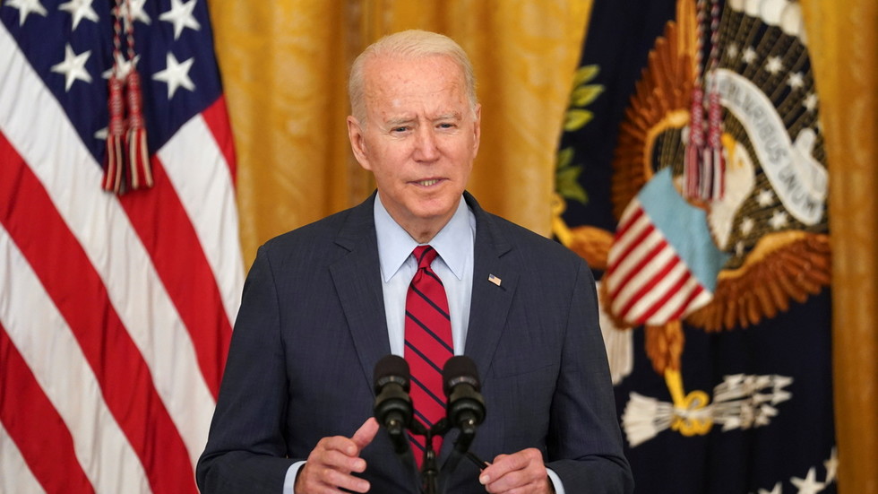 

        "El periodismo no es un delito": Biden acusa a Beijing de "negar las libertades básicas" tras el cierre de Apple Daily

    
