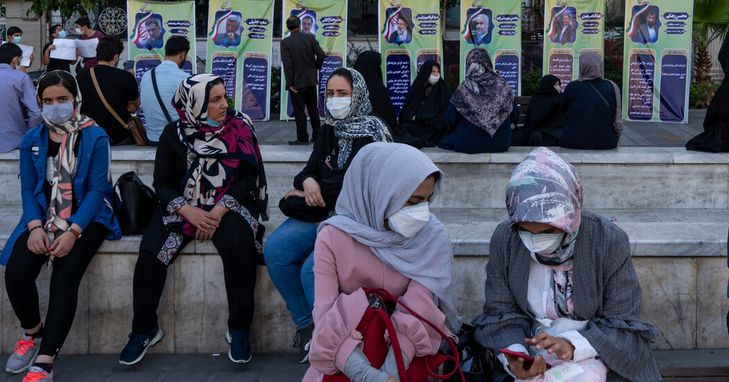 Se espera que muchos rehúyan el voto en Irán, que se considera una carrera presidencial de uno